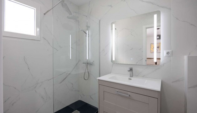 Resale - Bungalow - Torrevieja