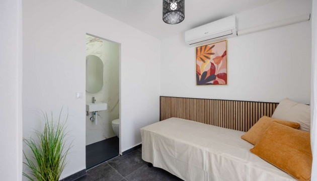 Resale - Bungalow - Torrevieja