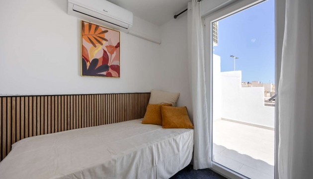 Resale - Bungalow - Torrevieja