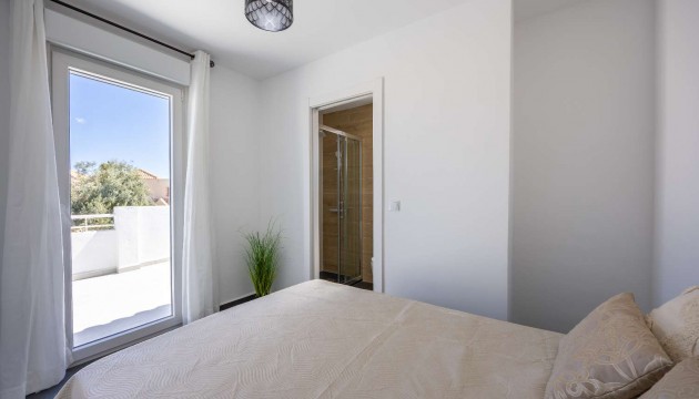 Resale - Bungalow - Torrevieja