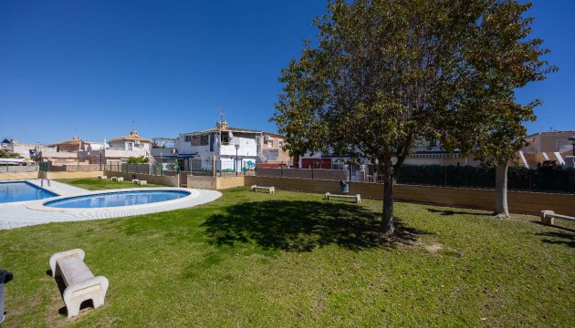 Resale - Bungalow - Torrevieja