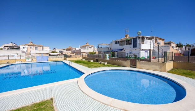Resale - Bungalow - Torrevieja