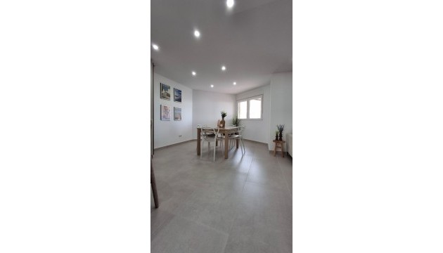 Resale - Apartment - Torrevieja - Playa Acequion