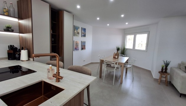 Resale - Apartment - Torrevieja - Playa Acequion