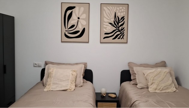 Resale - Apartment - Torrevieja - Playa Acequion