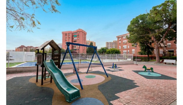 Resale - Apartment - Alicante