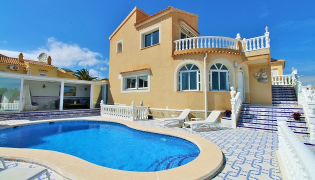 Videresalg - Detached Villa - Orihuela Costa - Villamartín