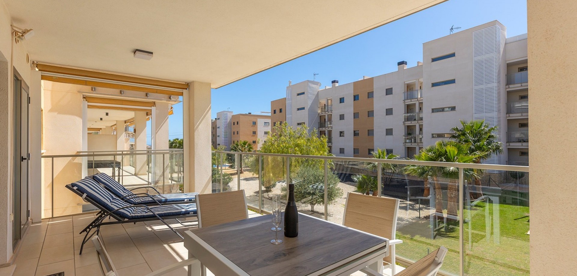 Apartment in Villamartin - Image 3