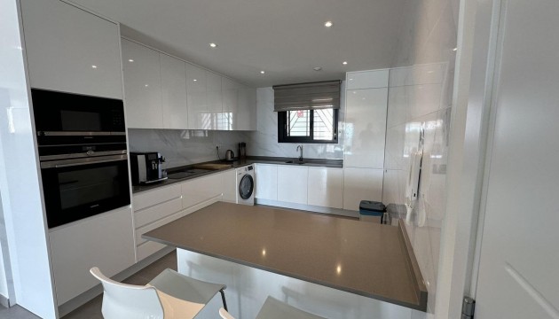 Resale - Apartment - Orihuela Costa - Villamartín