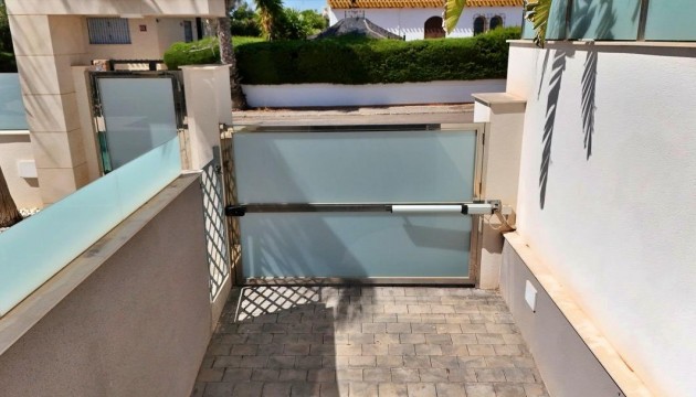 Herverkoop - Detached Villa - Orihuela Costa - Villamartín