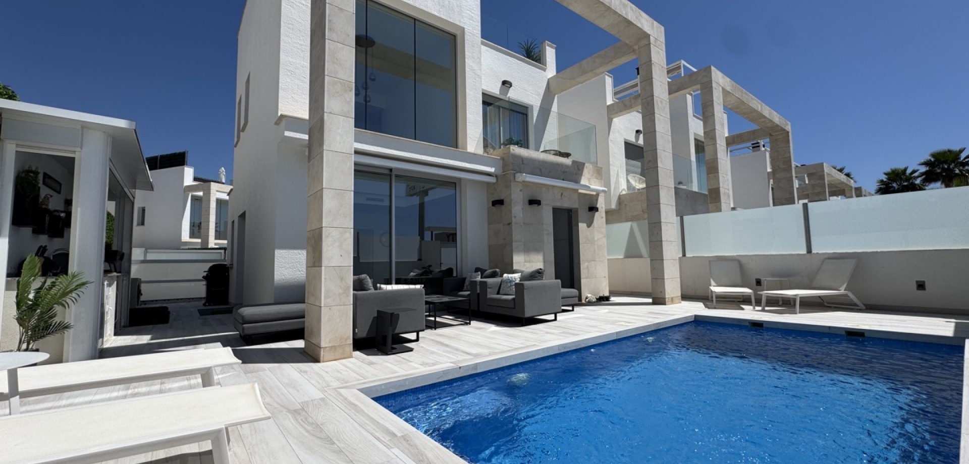 House in Dehesa de Campoamor - view 1
