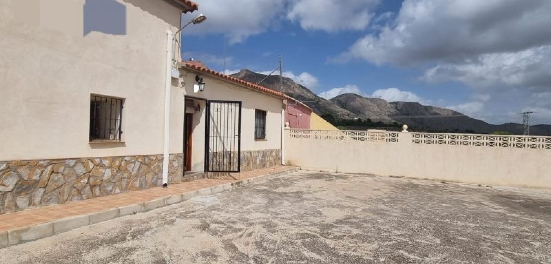 House in Hondon de las Nieves - view 1