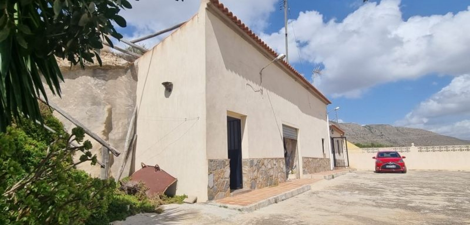 House in Hondon de las Nieves - Image 2