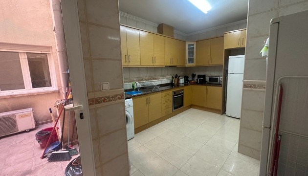 Resale - Apartment - Jacarilla
