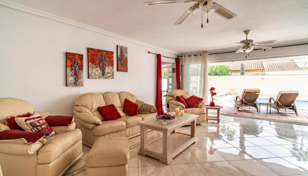Resale - Detached Villa - Orihuela Costa - Villamartín