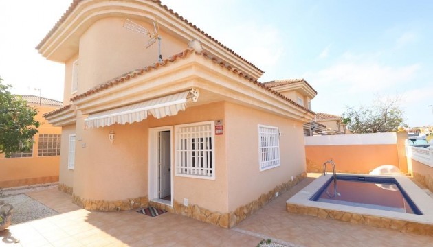 Begagnad - Fristående Villa - Torrevieja - Los Balcones - Los Altos del Edén