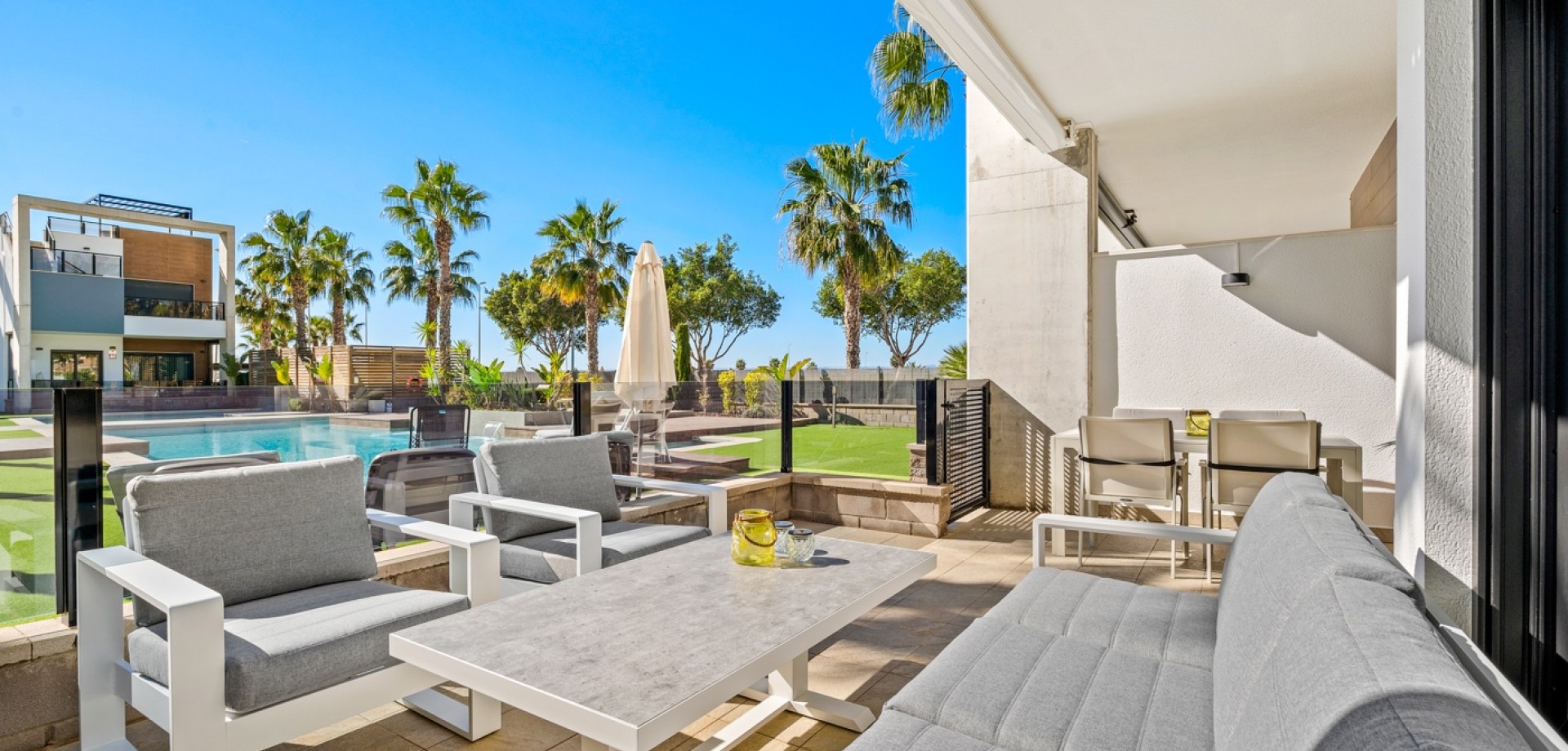 Apartment in Urbanizacion El Raso - view 1