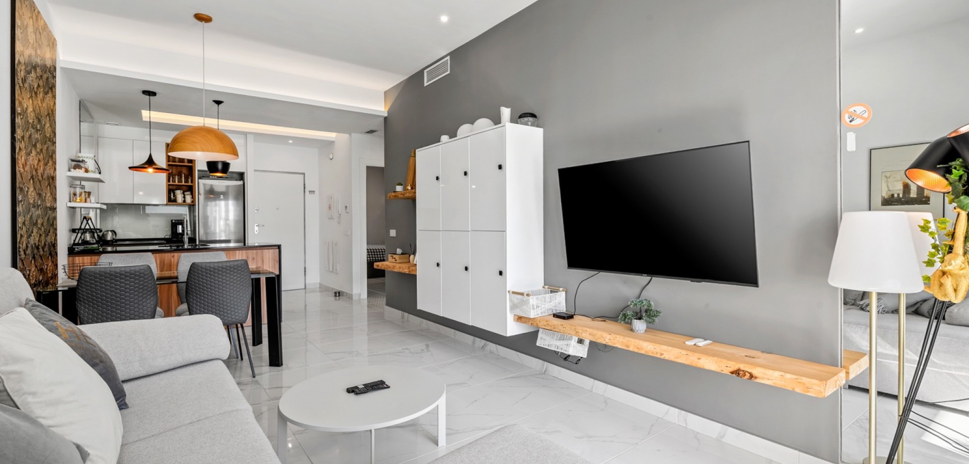 Apartment in Urbanizacion El Raso - Image 2