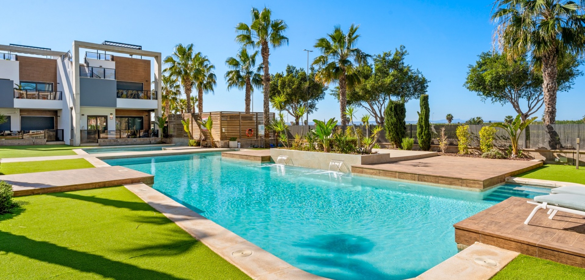 Apartment in Urbanizacion El Raso - Image 3