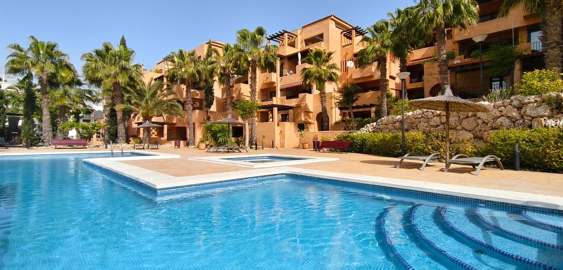 Apartment in Villamartin - view 1