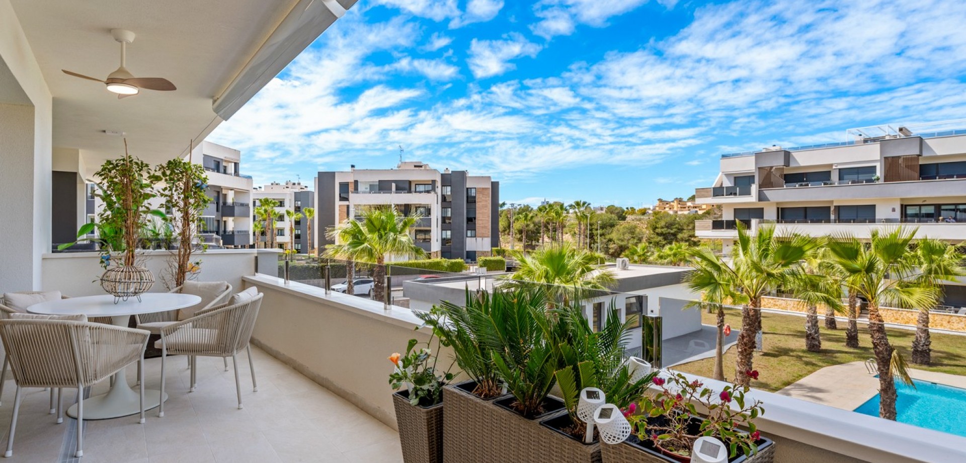 Apartment in Residencia los Altos - view 1