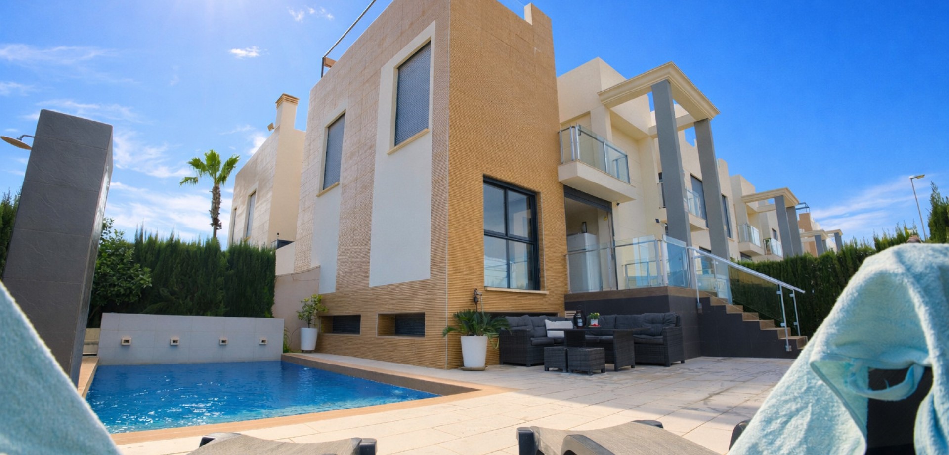 House in La Zenia - view 1