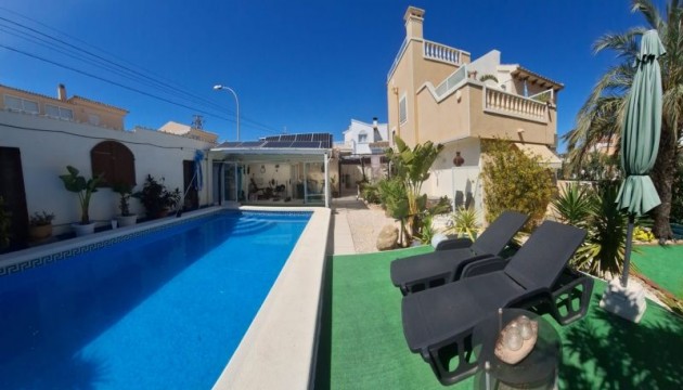 Resale - Detached Villa - Orihuela Costa
