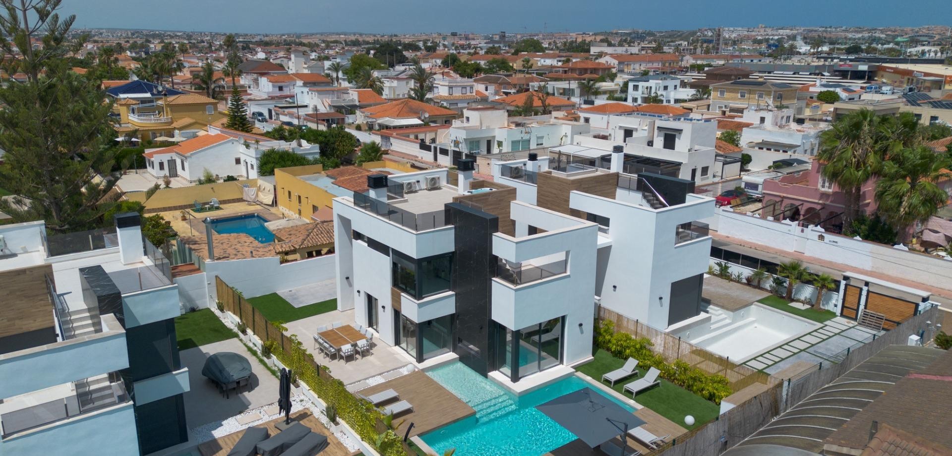 House in Torrevieja - Image 3