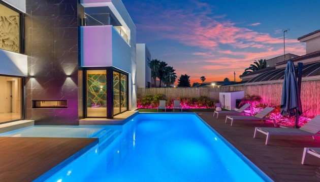 Перепродажа - отдельная вилла - Torrevieja - Torreta Florida