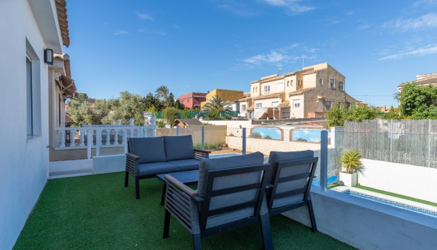 Перепродажа - отдельная вилла - Torrevieja - Los Balcones - Los Altos del Edén