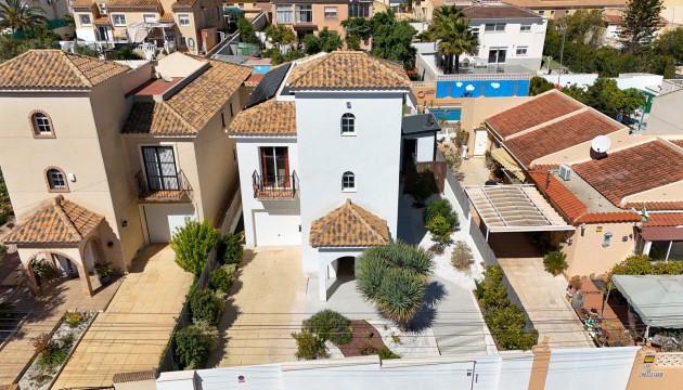 Перепродажа - отдельная вилла - Torrevieja - Los Balcones - Los Altos del Edén