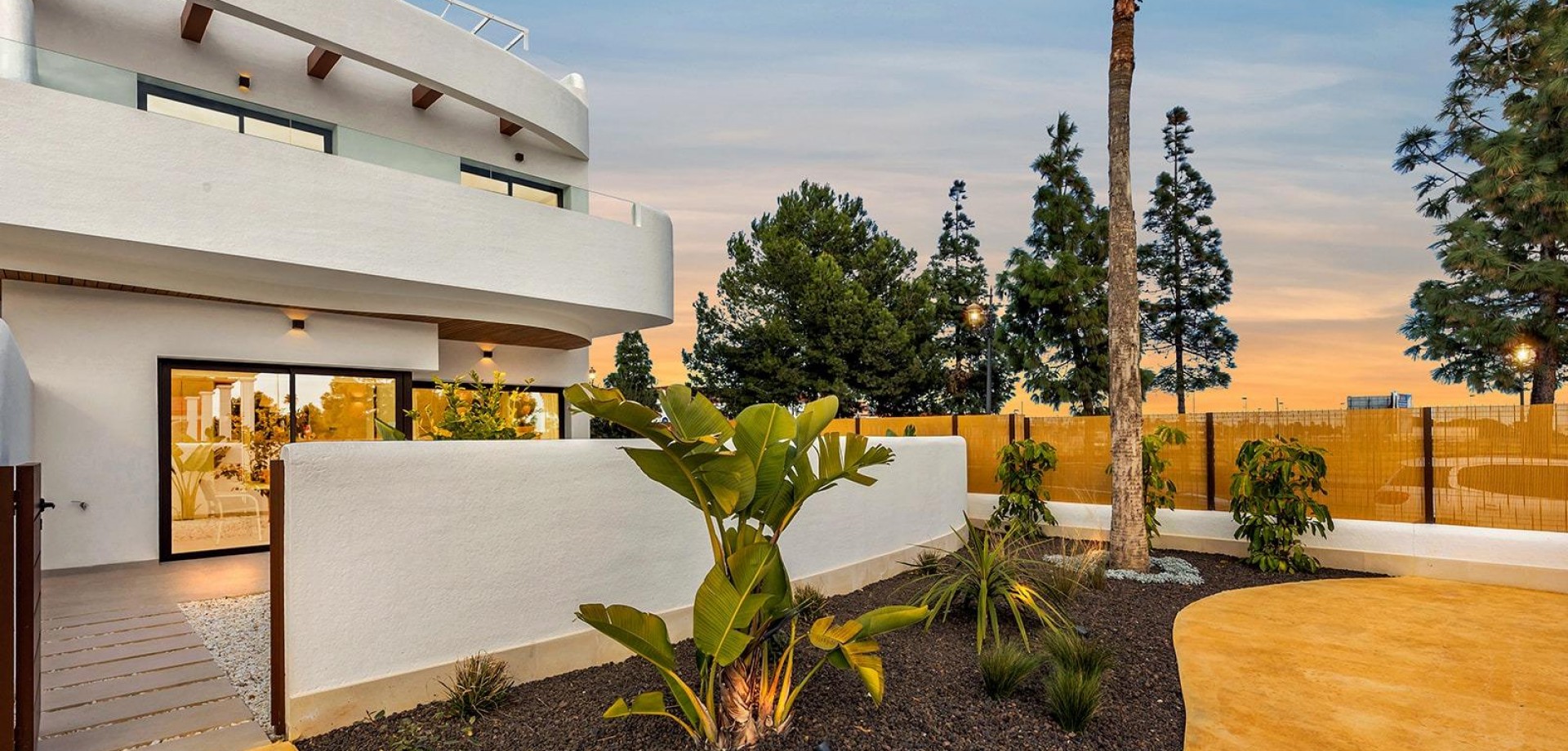 House in Los Alcazares - view 1