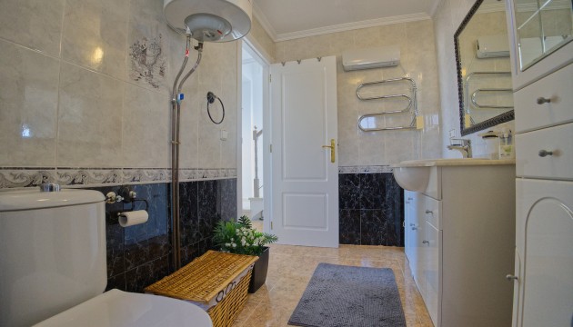 Videresalg - Detached Villa - Torrevieja