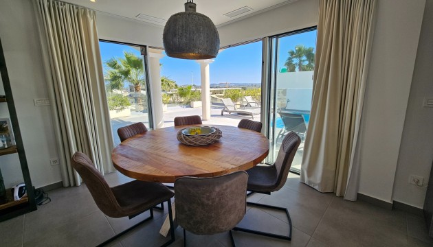 Resale - Detached Villa - La Marina