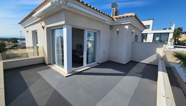 Resale - Detached Villa - La Marina