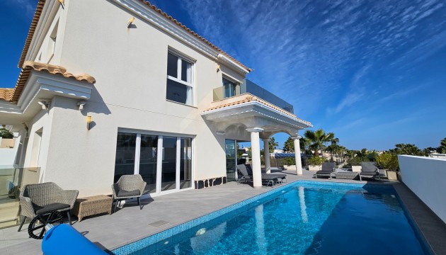 Resale - Detached Villa - La Marina