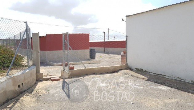 Reventa - Finca - Los Montesinos