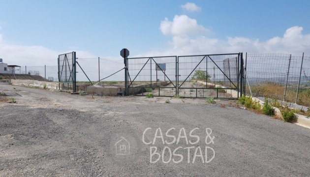 Reventa - Finca - Los Montesinos