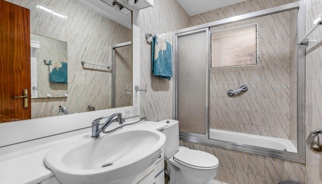 Resale - Bungalow - Torrevieja