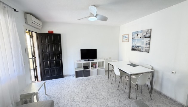 Odsprzedaż - Apartment - Orihuela Costa - Villamartín