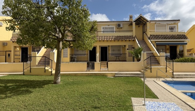Odsprzedaż - Apartment - Orihuela Costa - Villamartín