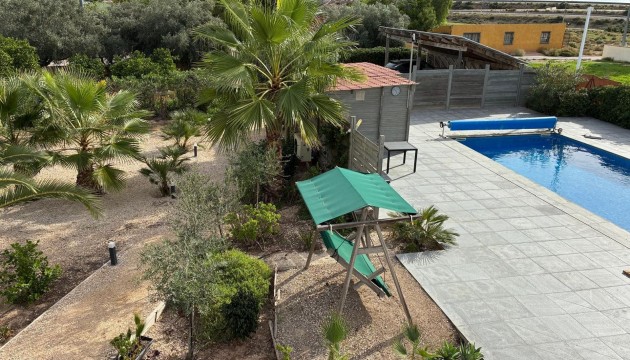 Odsprzedaż - Detached Villa - Crevillente