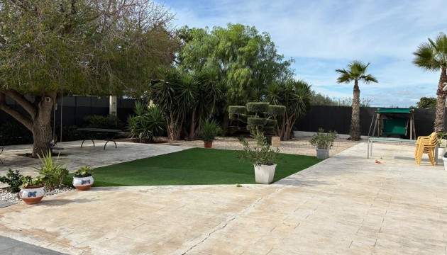 Odsprzedaż - Detached Villa - Crevillente