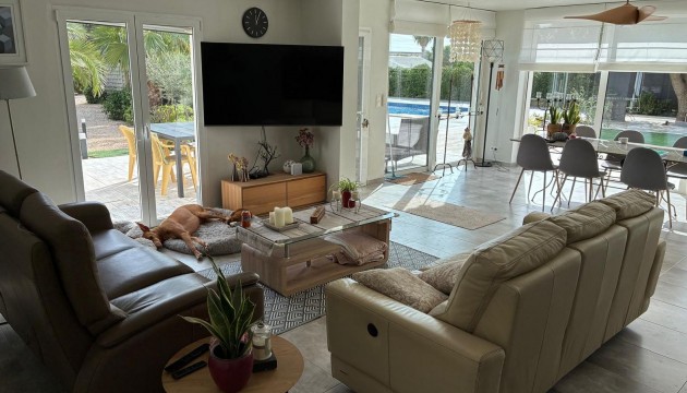 Odsprzedaż - Detached Villa - Crevillente