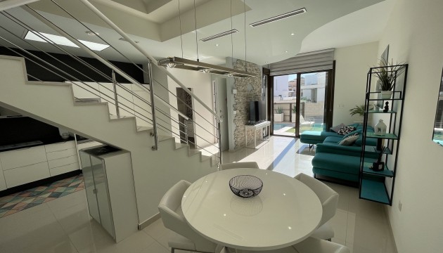 Odsprzedaż - Semi Detached Villa - Orihuela Costa - Villamartín