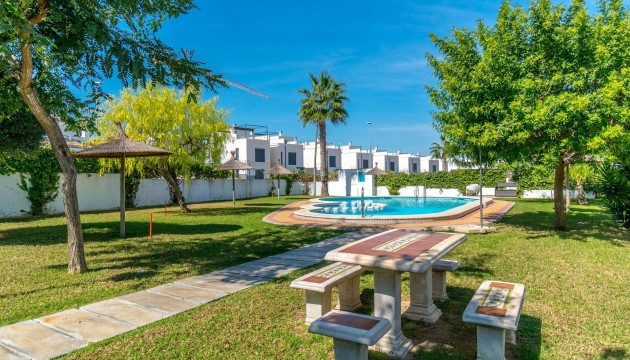 Odsprzedaż - Semi Detached Villa - Orihuela Costa - Villamartín
