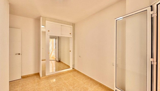 Odsprzedaż - Apartment - Torrevieja