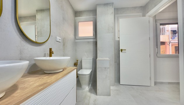 Odsprzedaż - Apartment - Torrevieja - El Acequión - Los Náufragos