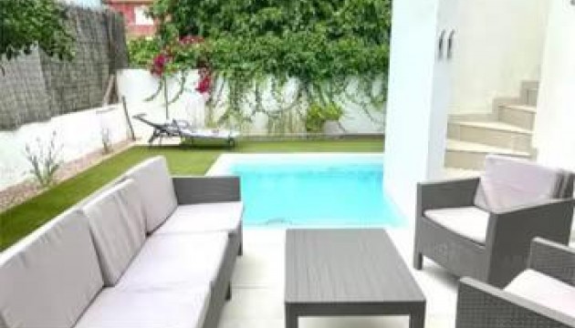 Odsprzedaż - Detached Villa - Orihuela Costa - Lomas de Cabo Roig