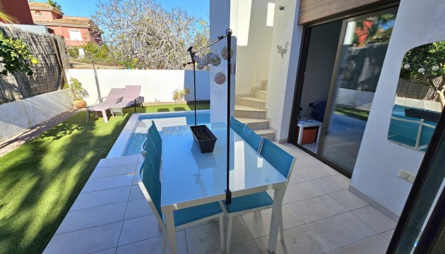 Odsprzedaż - Detached Villa - Orihuela Costa - Lomas de Cabo Roig